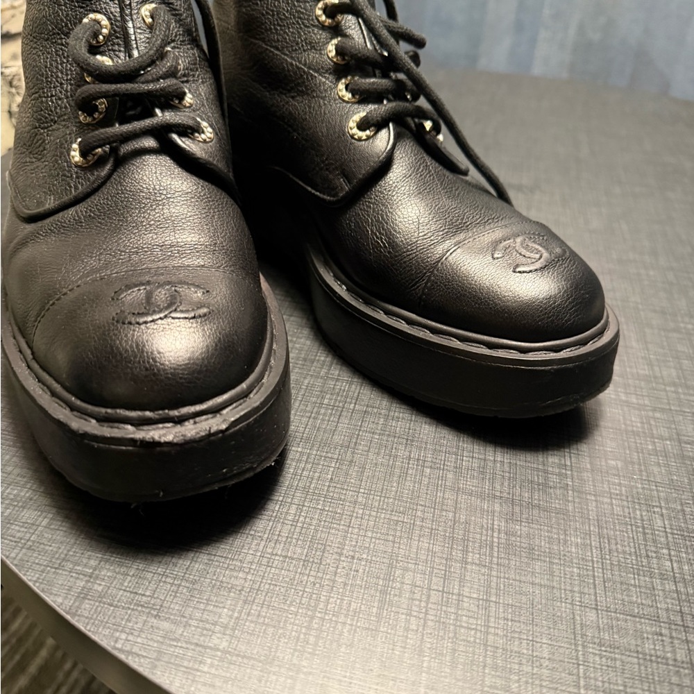 Chanel 40b leather boots - Picture 8 of 11